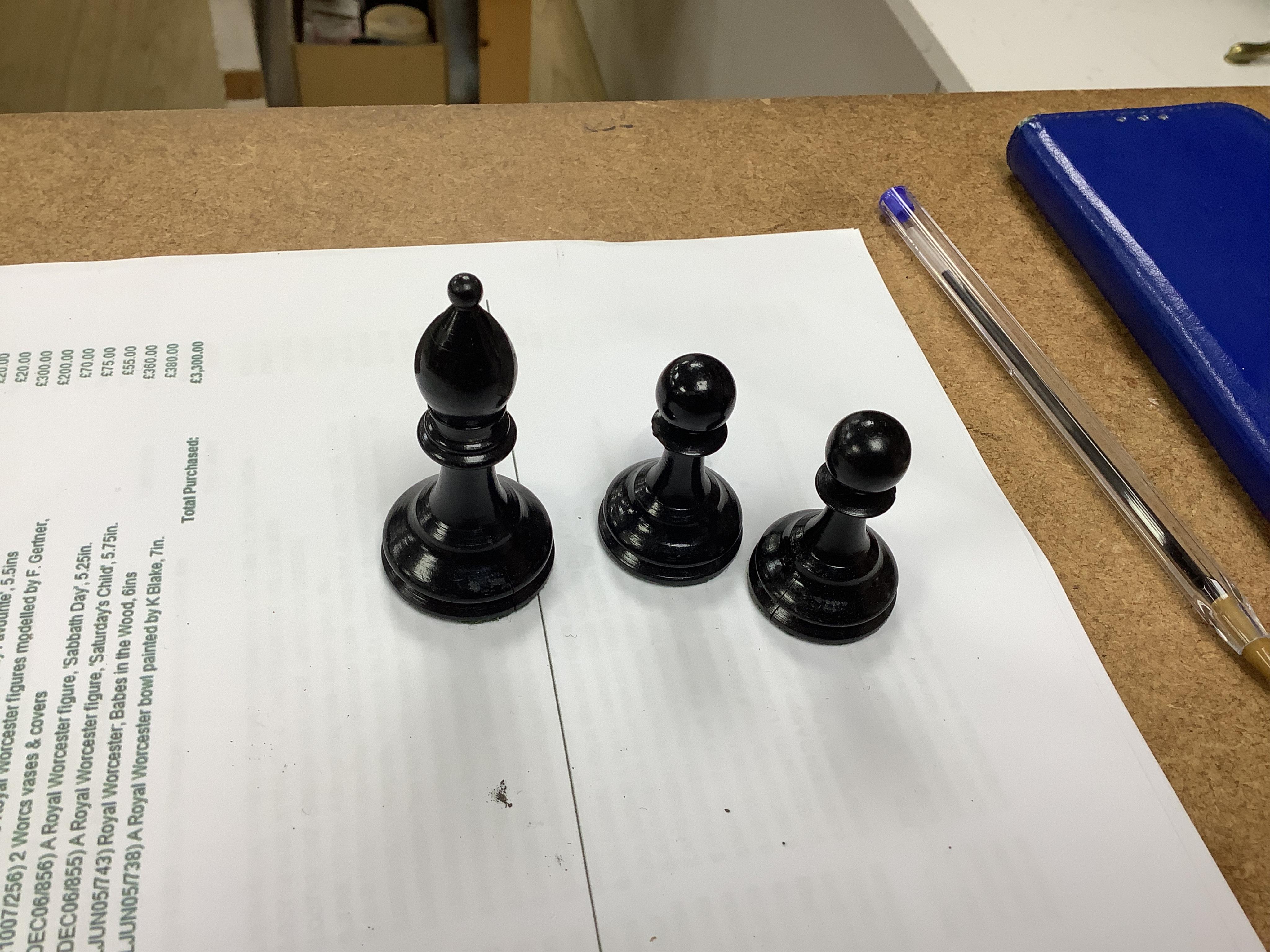 A turned wood and weighted Staunton pattern chess set, king 8cm tall. Condition - good and complete.